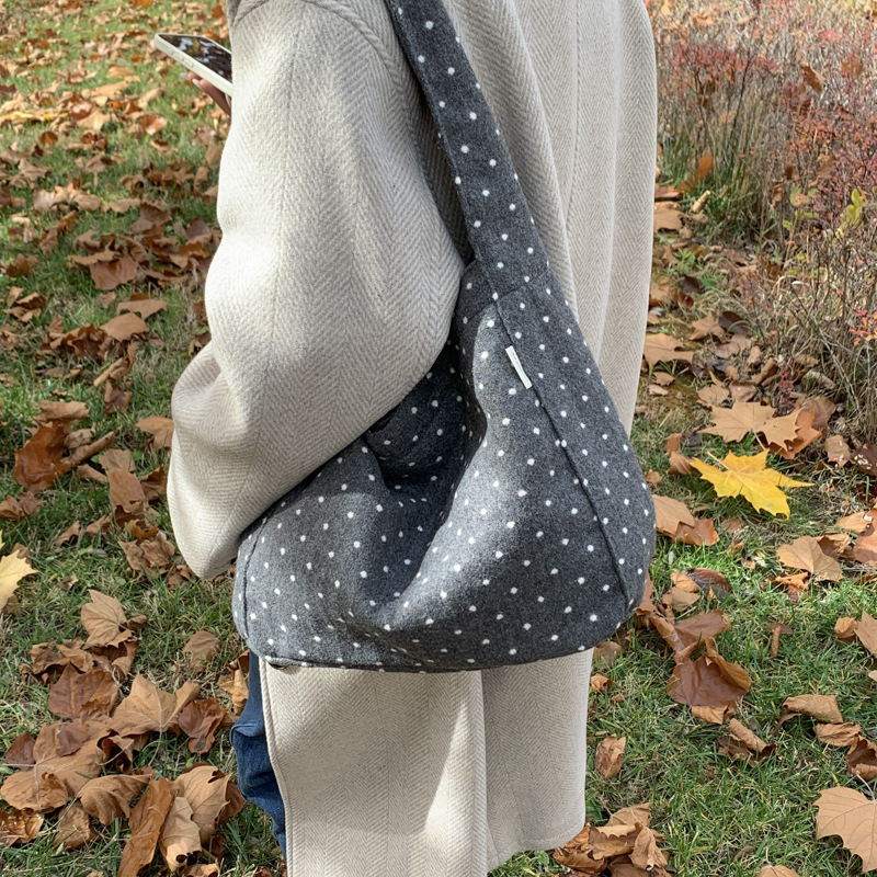 Women'S Best Bags For Travel - Fashionable Women Dot Pattern Top Handle